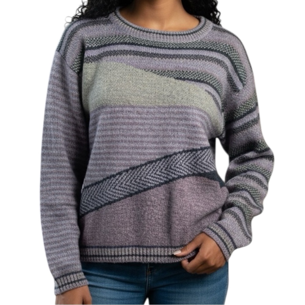 Y2K Womens Sweater NWOT 100% Shetland Wool Pullover Featuring Dolman Sleeves